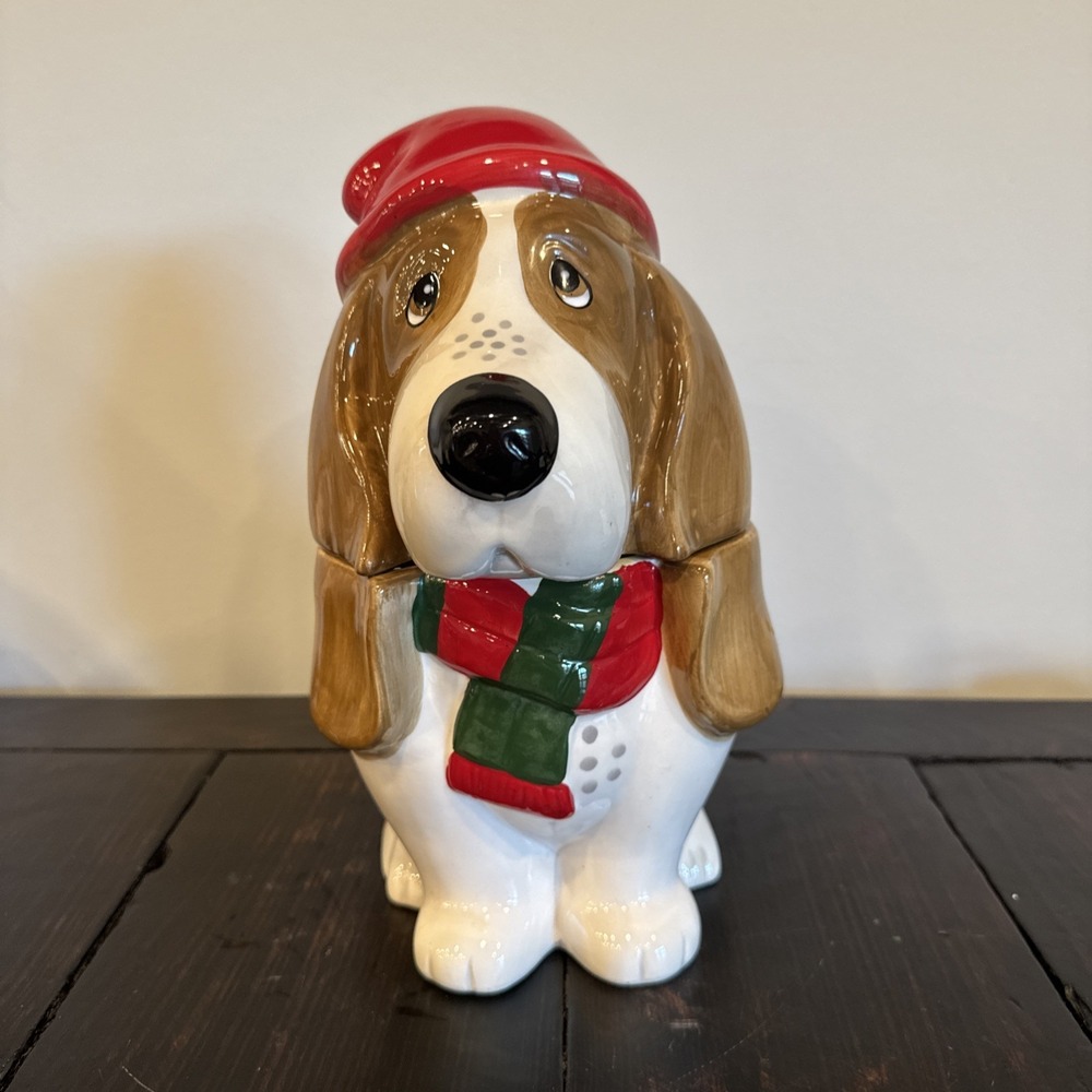 Pioneer Woman Charlie Basset Hound Cookie Jar Holiday Dog Red Scarf Christmas‎